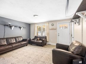 17 Gray Rd, Templeton MA 01468