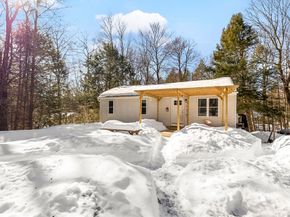 17 Gray Rd, Templeton MA 01468