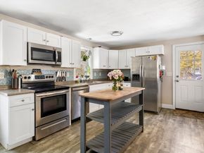 17 Gray Rd, Templeton MA 01468