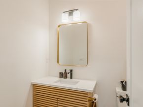 43 Withington St 7, Boston MA 02124