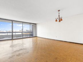 566 Commonwealth 1207, Boston MA 02215