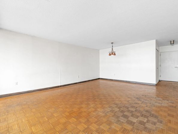 566 Commonwealth 1207, Boston MA 02215