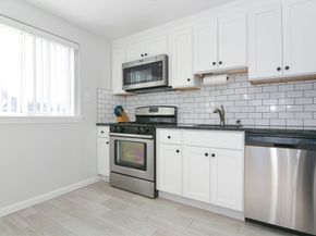 360 Littleton Rd A4, Chelmsford MA 01824