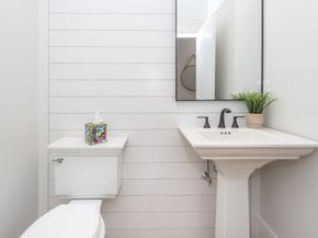 15 Cedarcroft Lane, Waltham MA 02451