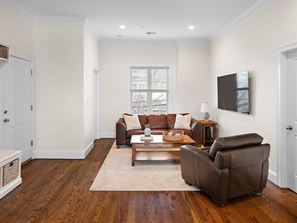 9-11 Ellwood St 4, Boston MA 02129