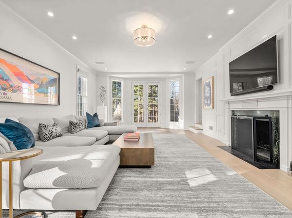 389 Grove St, Needham MA 02492