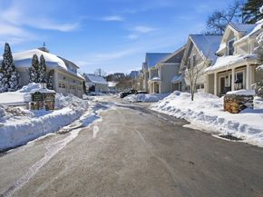 1 Junction Ln 1, Hamilton MA 01982