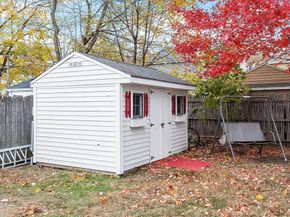 24 Berkshire St, Fitchburg MA 01420