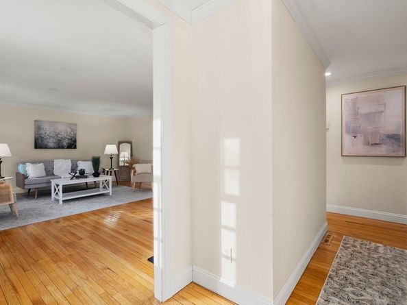 70 Jericho Rd 70, Weston MA 02493