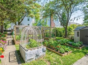 49 Spruce St, Winchester MA 01890