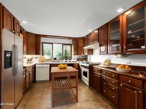 5 Marshfield St, Gloucester MA 01930