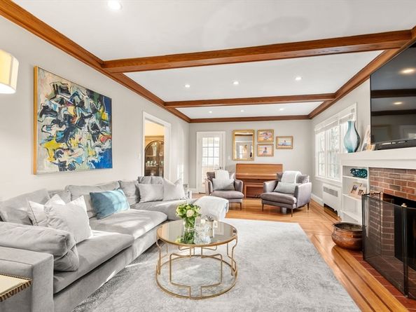 55 Evelyn Rd, Newton MA 02468