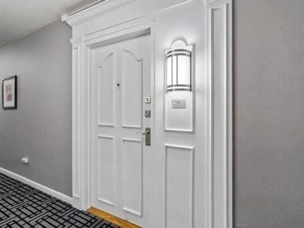 20 Hammond Pond Pkwy 602, Newton MA 02467