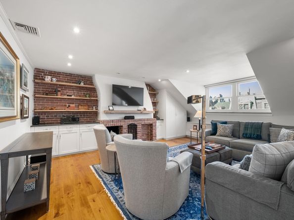 40-42 Mount Vernon St 5A, Boston MA 02108