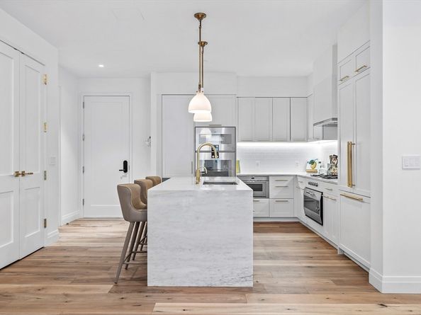 300 Pier 4 Blvd PHR, Boston MA 02110