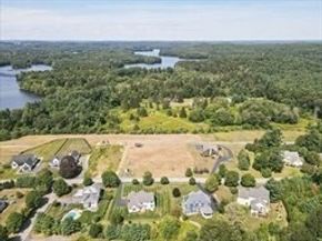 24 Meadow Lane, Southborough MA 01772