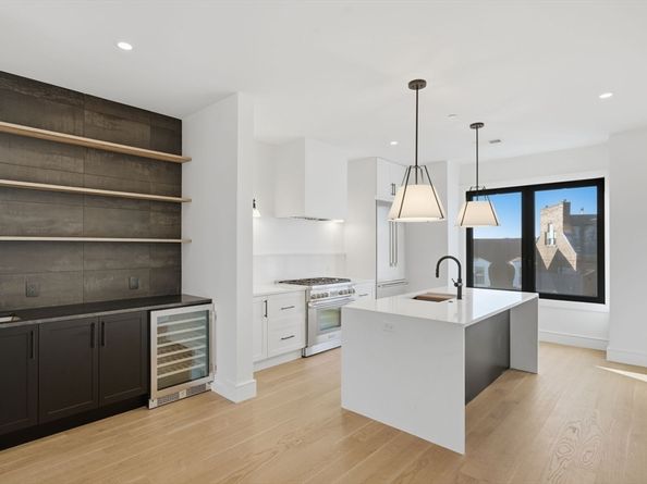 238 Webster St 6, Boston MA 02128