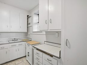 56 Elm St 2, Worcester MA 01609