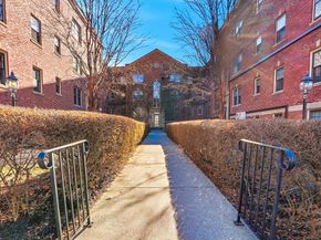 56 Elm St 2, Worcester MA 01609