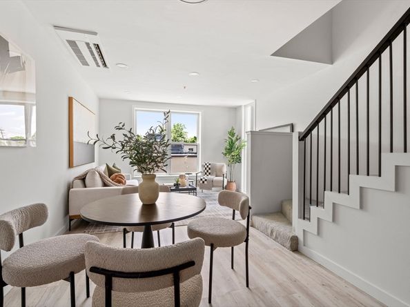 602 Canterbury U1, Boston MA 02131