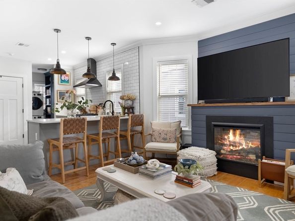 644 Adams St 3, Boston MA 02122