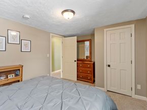 93 Benjamin St, Leominster MA 01453