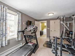 93 Benjamin St, Leominster MA 01453