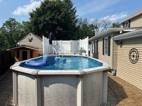 93 Benjamin St, Leominster MA 01453