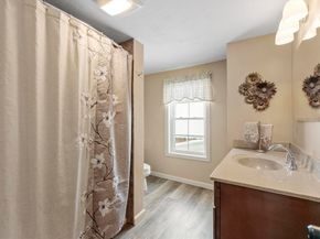 93 Benjamin St, Leominster MA 01453