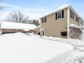 93 Benjamin St, Leominster MA 01453