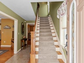 93 Benjamin St, Leominster MA 01453