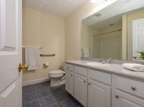 10 Charnstaff Ln 504, Billerica MA 01821