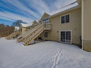 10 Charnstaff Ln 504, Billerica MA 01821