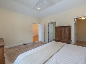 10 Charnstaff Ln 504, Billerica MA 01821