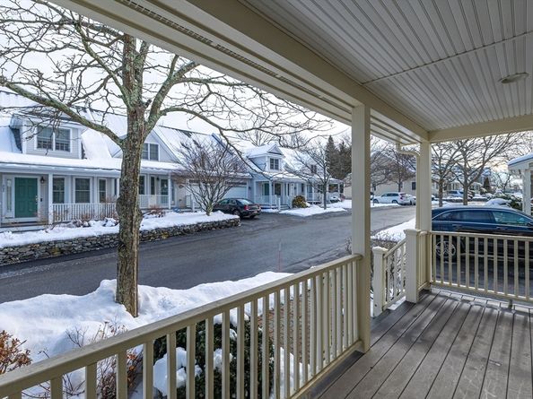 10 Charnstaff Ln 504, Billerica MA 01821