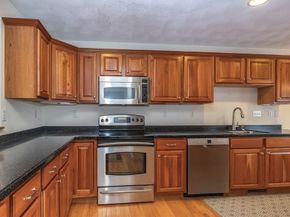 10 Charnstaff Ln 504, Billerica MA 01821