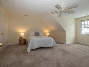 10 Charnstaff Ln 504, Billerica MA 01821