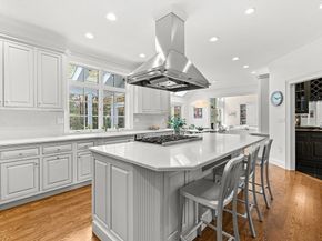 9 Sanderson Ln, Weston MA 02493