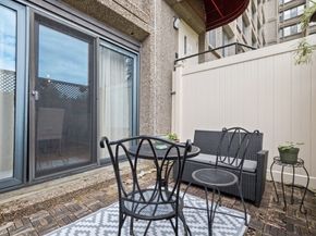 250 Hammond Pond Pkwy 102N, Newton MA 02467