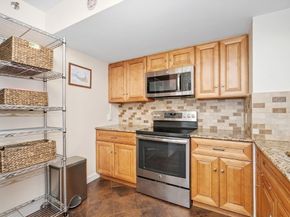 250 Hammond Pond Pkwy 102N, Newton MA 02467