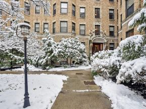 116 Riverway 18, Boston MA 02215