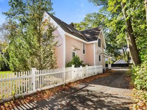 34 Thoreau Street 34, Concord MA 01742