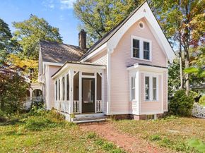 34 Thoreau Street 34, Concord MA 01742