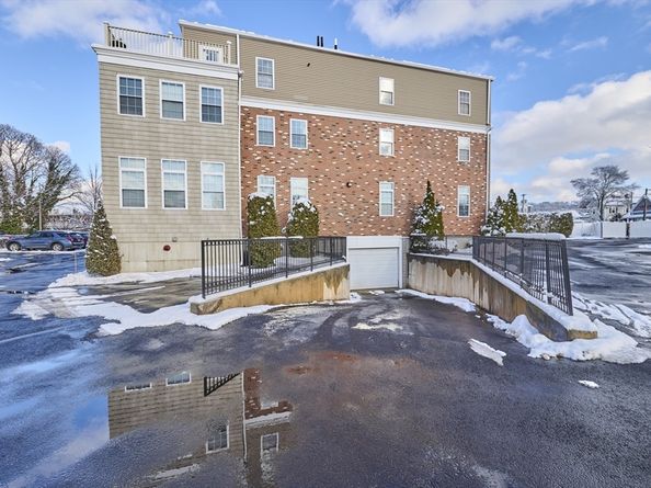 87 Franklin St 105, Quincy MA 02169