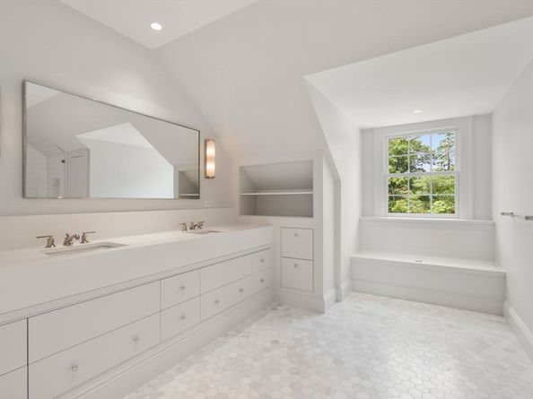 9 The Ledges, Newton MA 02459