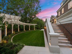 9 The Ledges, Newton MA 02459
