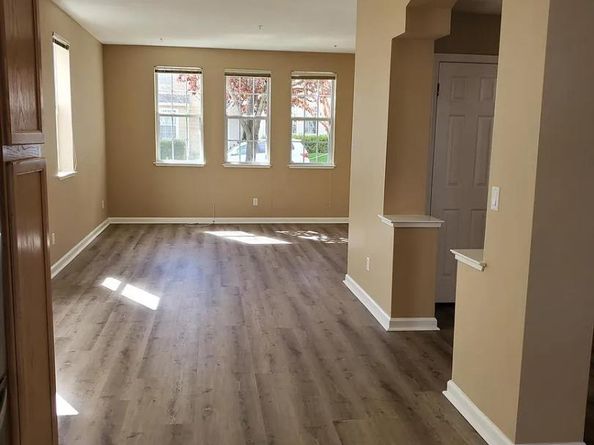 106 Village Circle, Santa Cruz CA 95060