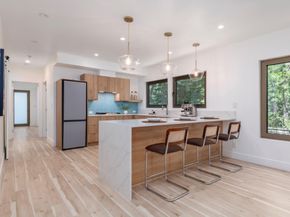 12 Las Aromas, Orinda CA 94563