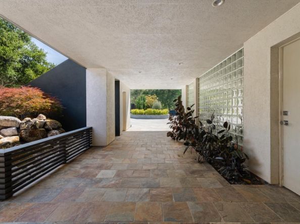 12 Las Aromas, Orinda CA 94563