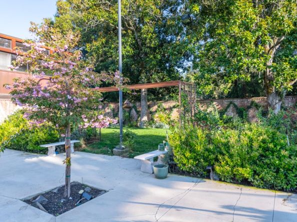 12 Las Aromas, Orinda CA 94563